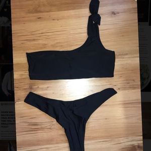 Black bandeau bikini